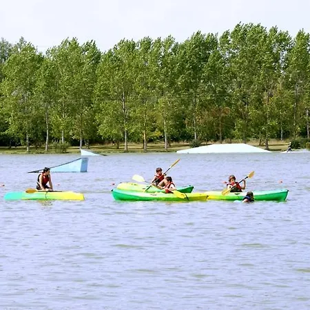 法国之地度假屋 - 蒙孔图尔活动公园