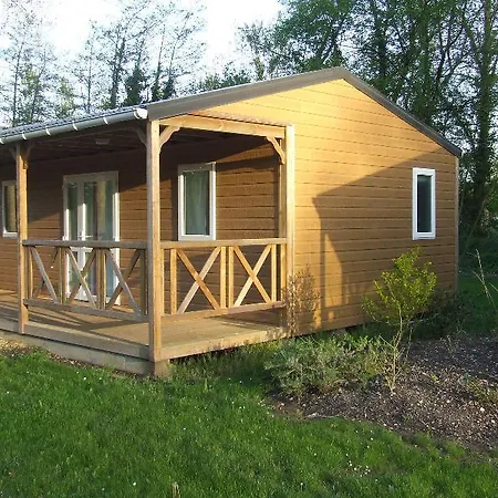 法国之地度假屋 - 蒙孔图尔活动公园 3* Moncontour (Vienne)