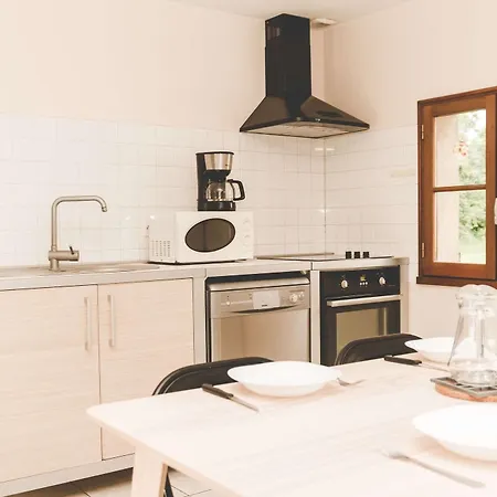 法国之地度假屋 - 蒙孔图尔活动公园 3* Moncontour (Vienne)