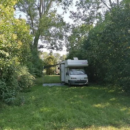 法国之地度假屋 - 蒙孔图尔活动公园 3* Moncontour (Vienne)