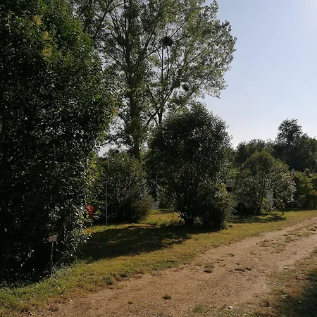 法国之地度假屋 - 蒙孔图尔活动公园