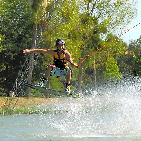 Terres De France - Active Park Πάρκο διακοπών Moncontour (Vienne)