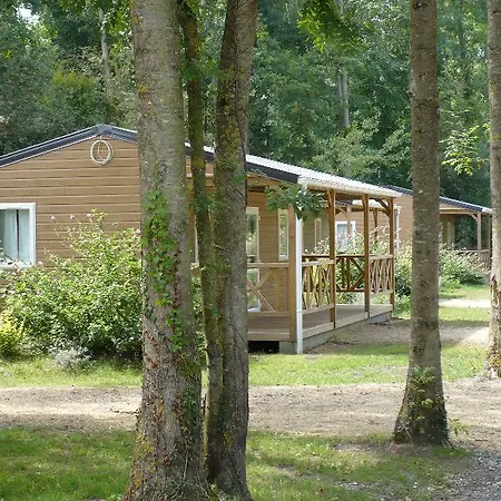 法国之地度假屋 - 蒙孔图尔活动公园 假日公园 Moncontour (Vienne)