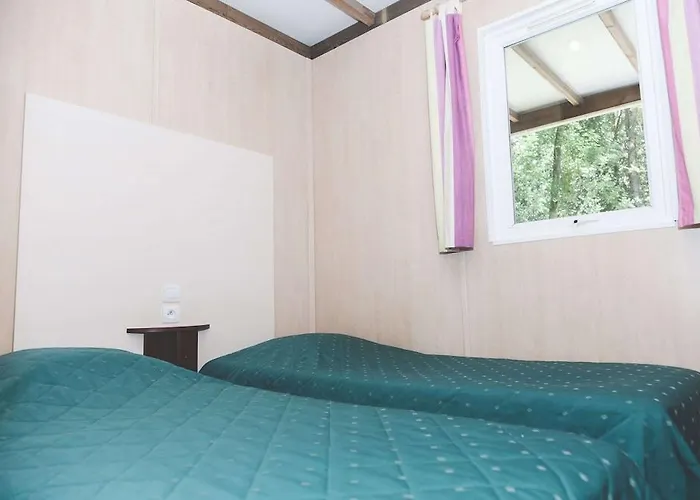 Aldeamento Turístico Terres De France - Active Park Moncontour (Vienne)