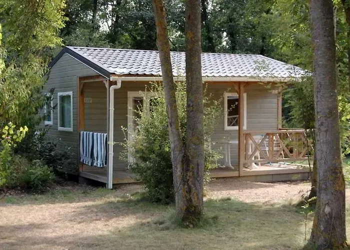 Aldeamento Turístico Terres De France - Active Park Moncontour (Vienne)